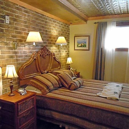 Gite La Halte Du Verger Bed And Breakfast Ривьер-дю-Лу Экстерьер фото