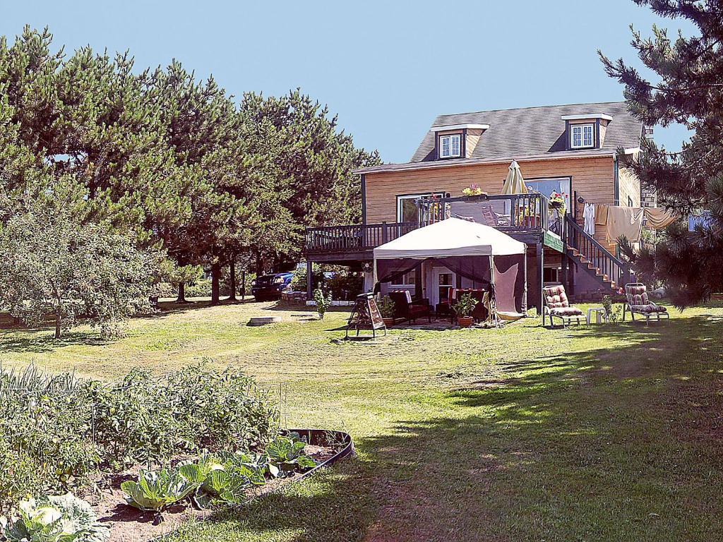 Gite La Halte Du Verger Bed And Breakfast Ривьер-дю-Лу Экстерьер фото