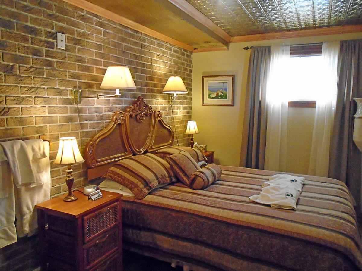 Gite La Halte Du Verger Bed And Breakfast Ривьер-дю-Лу Экстерьер фото
