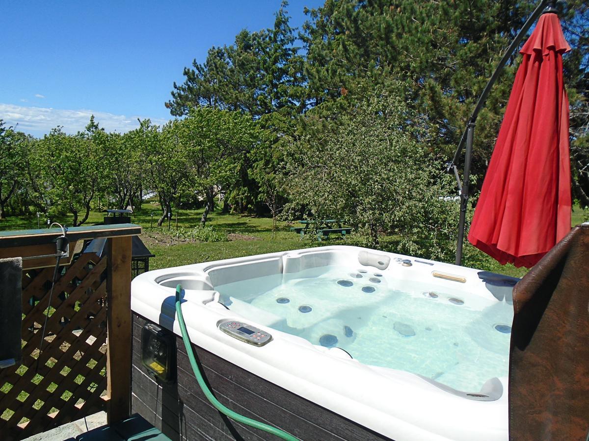 Gite La Halte Du Verger Bed And Breakfast Ривьер-дю-Лу Экстерьер фото
