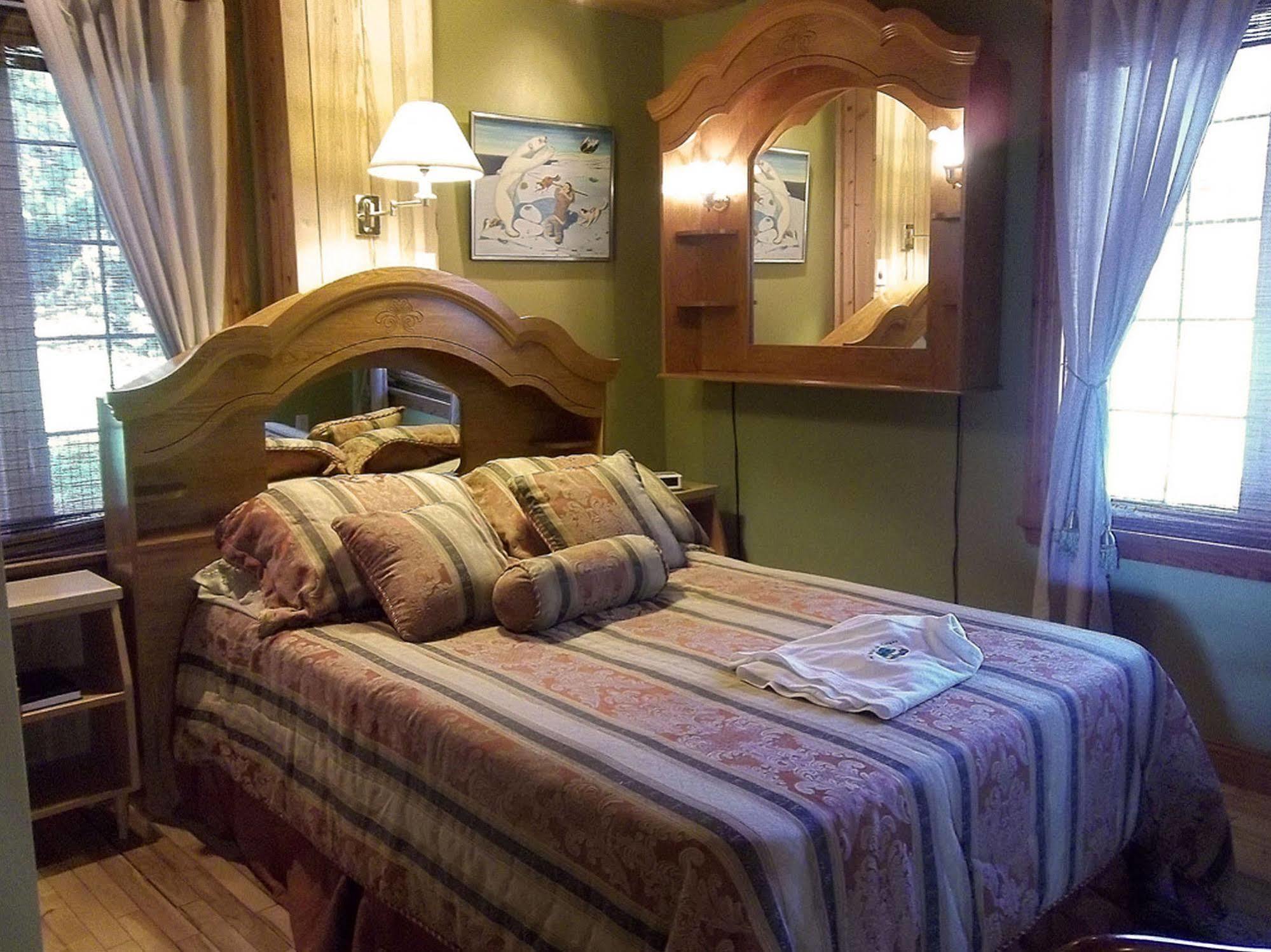 Gite La Halte Du Verger Bed And Breakfast Ривьер-дю-Лу Экстерьер фото