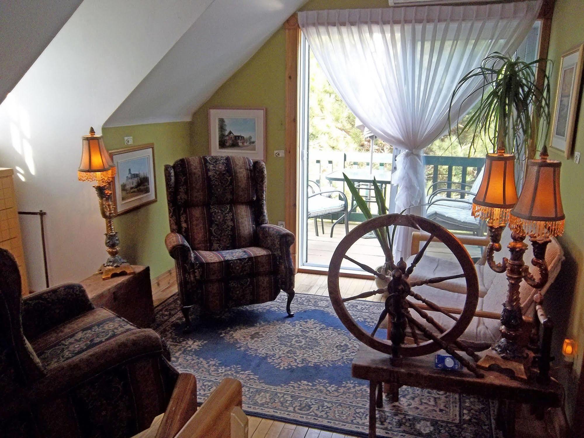 Gite La Halte Du Verger Bed And Breakfast Ривьер-дю-Лу Экстерьер фото